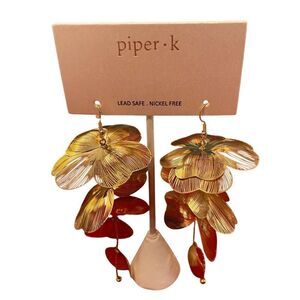 Piper•k Dekicate, Lightweight, Gold Tone Leaf Drop Earrings.